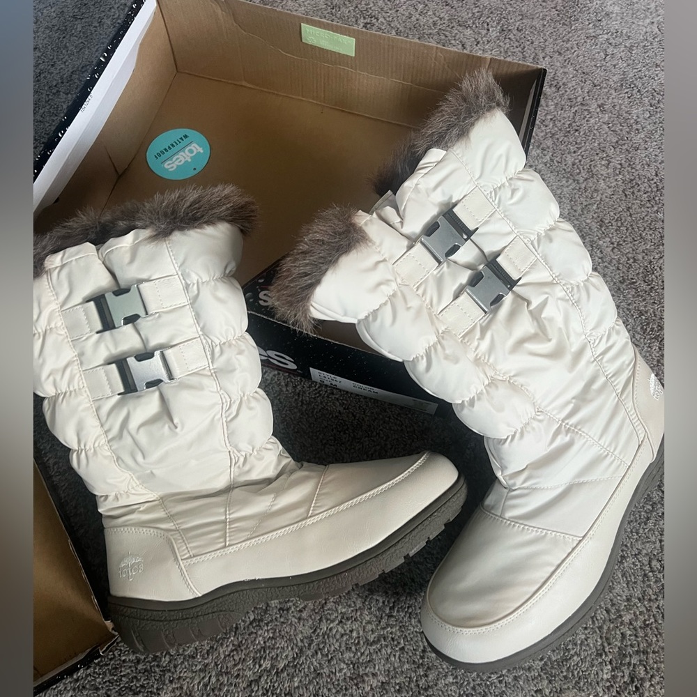 Totes Snow Boots